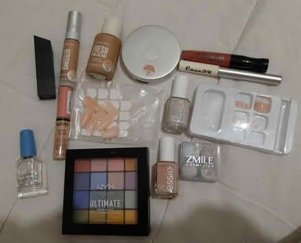 Photo of free Bundle of make up (Carlton) #1