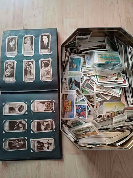 Photo of free Cigarette cards and Tea cards (Cutteslowe OX2) #1