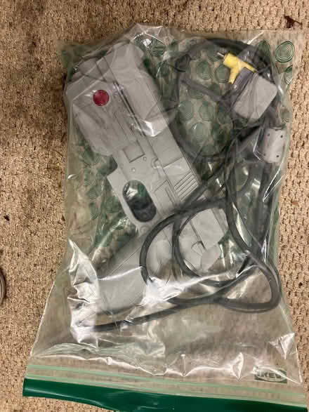 Photo of free PS1 steering wheel and 2 guns (Coney Hall BR4) #4