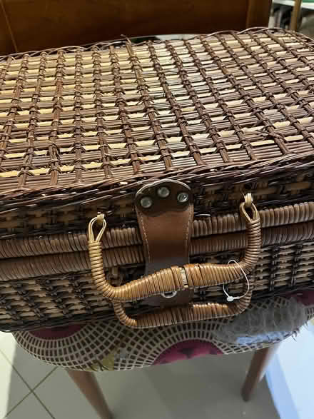 Photo of free Vintage-style picnic basket (Thornton Heath CR7 8) #1