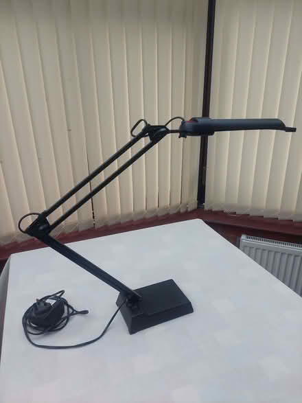 Photo of free Daylight desk lamp with articulated arms (GU51) #1