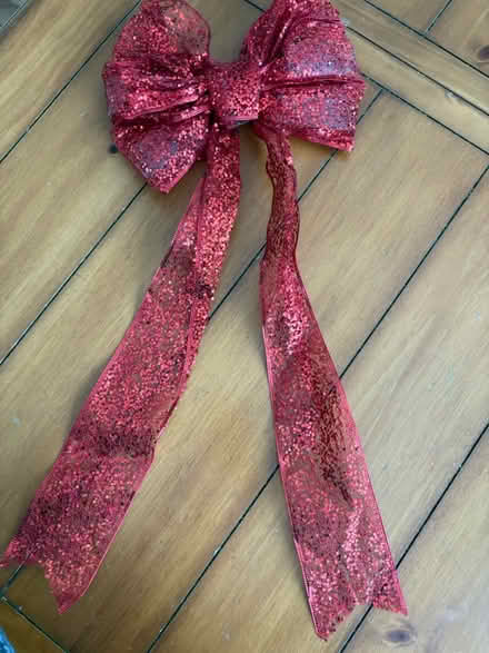 Photo of free 2Ft Christmas Bow (Thornton) #1