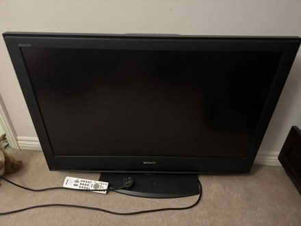 Photo of free TV Sony bravia 40” 1080 HD- kdl40s2530 (2007) fully working (Newton Leys MK3) #2