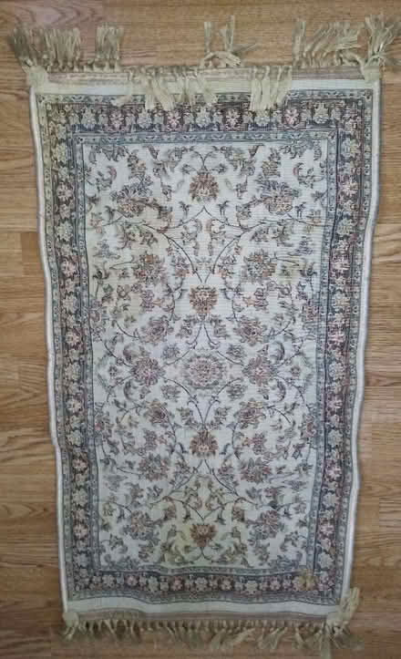Photo of free Small Flowery Patterned Rug (Charlton SE7) #2