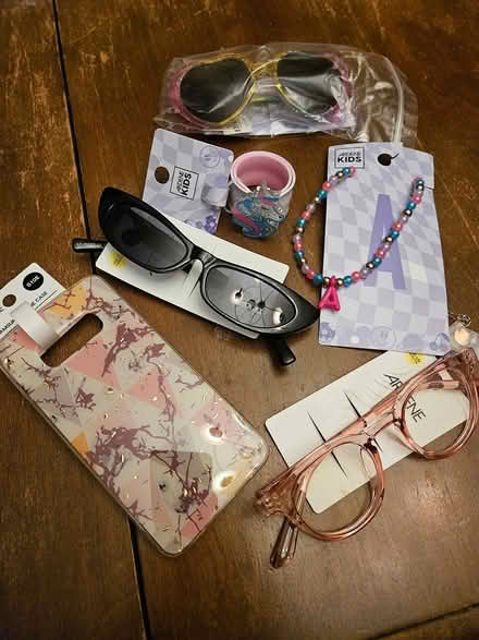 Photo of free Ardene surprise bag items (Near the experimental farm) #1