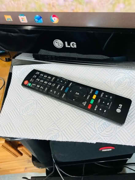 Photo of free 32” LG colour tv (Springfield ME14) #2