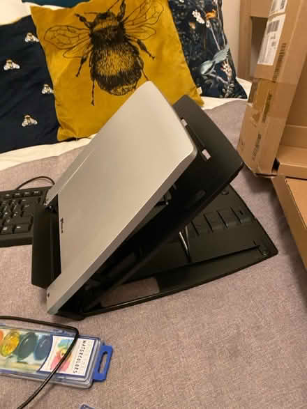 Photo of free Laptop riser (En5 3da) #2