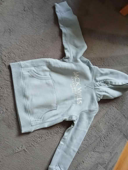 Photo of free Age 9 to 10 hoodie (Parkhead EH11) #1