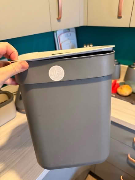 Photo of free Recycle Bin + Food Waste Bin (Berryfields HP18) #1