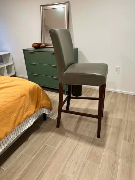 Photo of free Bar stool (SW DC) #1