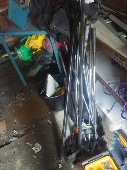 Photo of free Halfords bar roof rack (Nr South Norwood Lakes SE19) #1