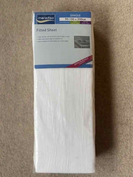 Photo of free Brand new still in pack single fitted bedsheet (Stretford M32) #1