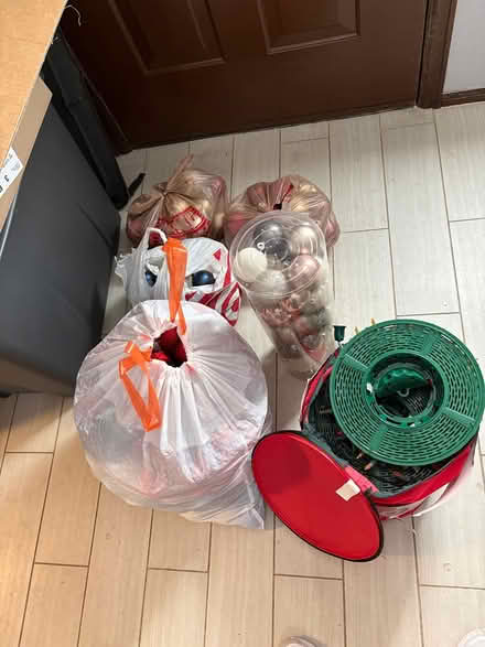 Photo of free Christmas decorations (Southwest plaza mall) #2