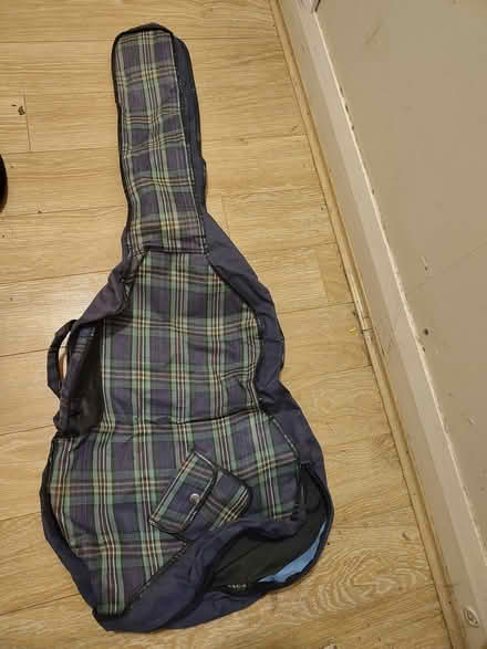 Photo of free Soft case for small acoustic guitar (Donnington OX4) #1