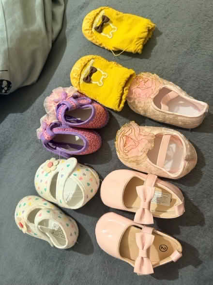Photo of free Female 6-9months clothes and shoes (Bd1) #4