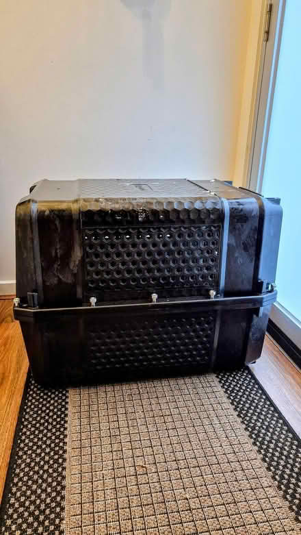Photo of free Pet Carrier Crate with Bowls (North Melbourne) #3