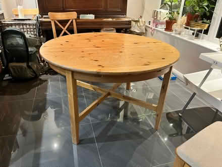 Photo of free Solid wood extending dining table (SL8 Bourne End -near station) #1