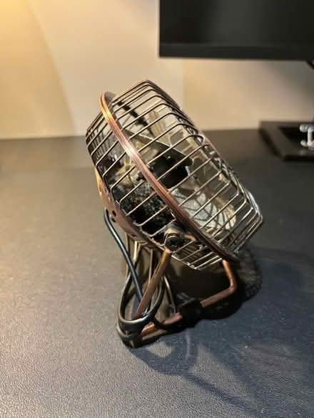 Photo of free desk fan (Walthamstow Central) #1
