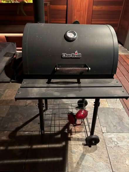 Photo of free Char-Broil charcoal grill (Emeryville / West Oakland) #1