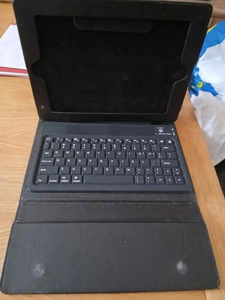 Photo of free I-pad keyboard (Castle Cary) #1