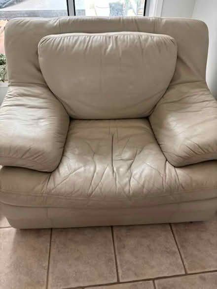 Photo of free Lounge and chairs (Kiama) #3