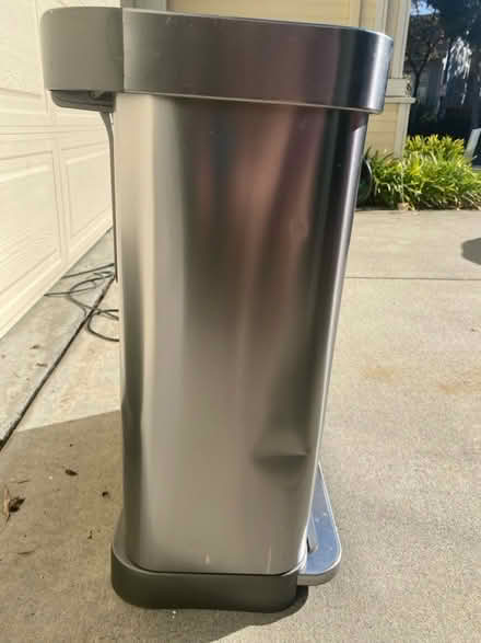 Photo of free Trash can (Redwood shores) #3
