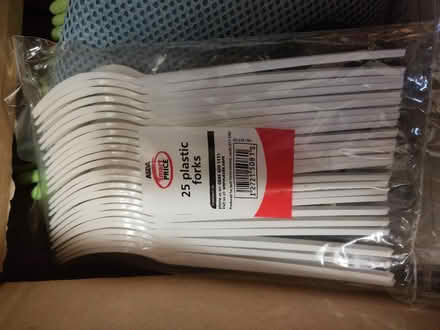Photo of free 25 plastic forks (Cambridge CB4) #1