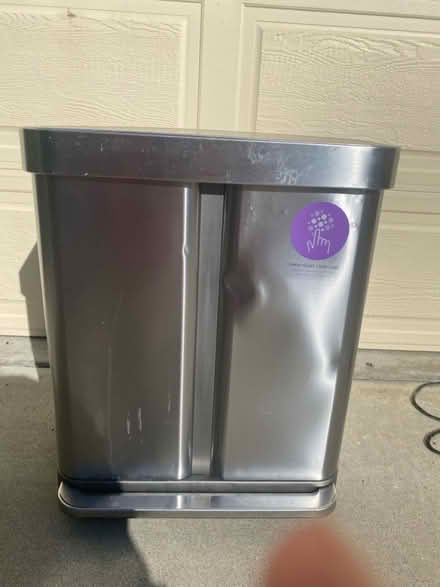 Photo of free Trash can (Redwood shores) #2