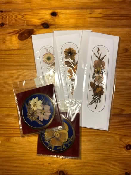 Photo of free Pressed Flowers Gifts (AL4) #1