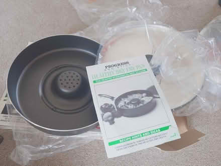 Photo of free Dry-fry pan unused in box ideal Christmas gift (Putnoe MK41) #2