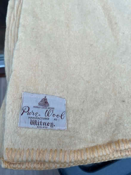 Photo of free Yellow woollen blanket (Beckenham BR3) #2