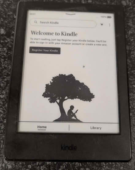 Photo of free Kindle e-book reader (Easthampstead RG12) #1