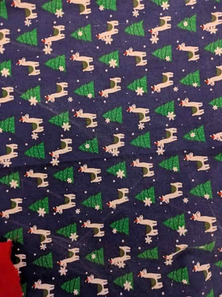 Photo of free Christmas fabrics (Heaton) #4
