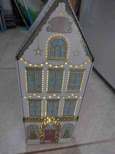 Photo of free Illuminated decorative tin (Seaford BN25) #1