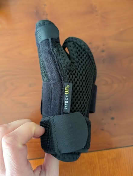 Photo of free Thumb / wrist brace (OX4 - Iffley / Cowley) #2