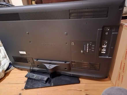 Photo of free Sony TV and remote (crouch end, N8) #2