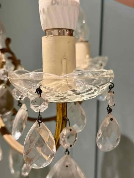 Photo of free 5-arm Chandelier-type ceiling light (East Marden) #3