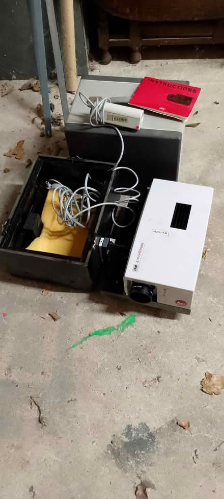 Photo of free Slide projector (Emmbrook RG41) #1