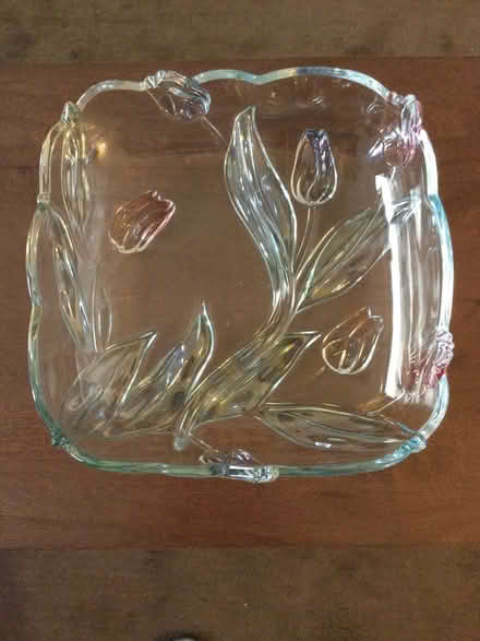 Photo of free Glass serving dish (tulip design) (Bryn Mawr) #1