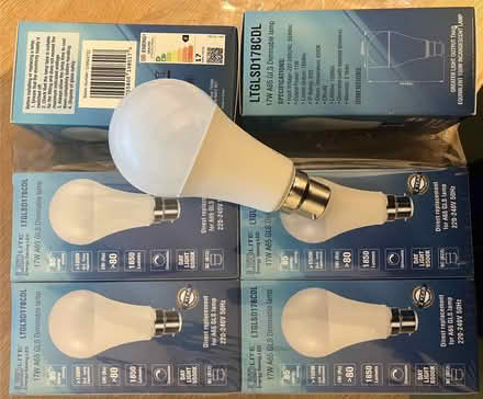 Photo of free 150watt equivalent LED lamps (pack of 6) (Dunfermline KY12) #1