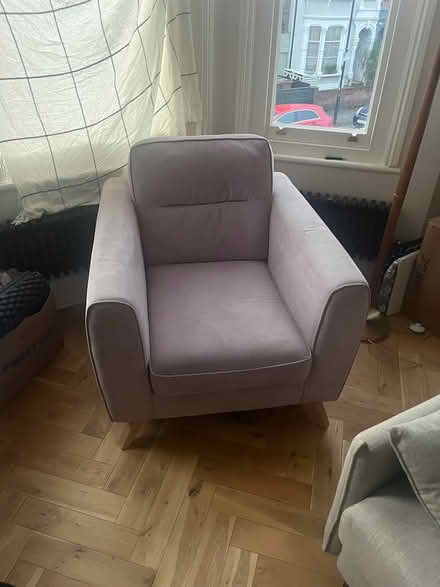 Photo of free Comfy pink armchair (N8 0ET) #1