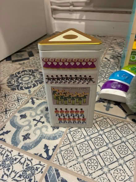 Photo of free Biscuit Tin empty (RG6 Earley) #1