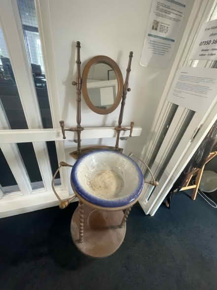 Photo of free Free standing antique sink (Welham Green AL9) #3
