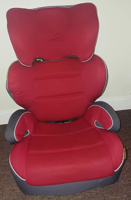 Photo of free Children's car seat (Jennyfield HG1) #1