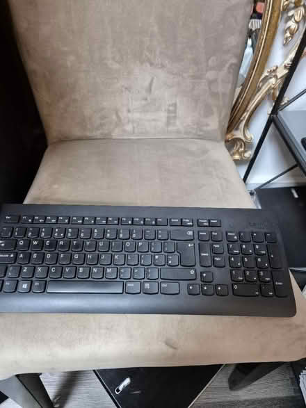 Photo of free Lenovo keyboard (W1h 1ju) #1