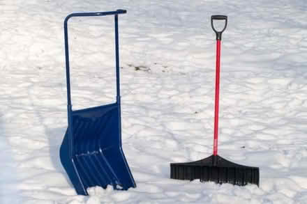 Photo of Snow shovelling equipment (Britannia) #1