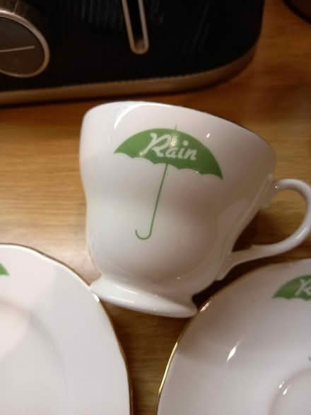 Photo of free 3 piece set (Roundhill area brighton) #2