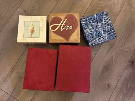 Photo of free Empty gift boxes (Bowie) #1