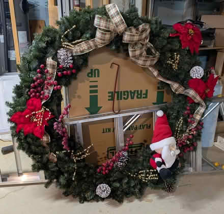 Photo of free 4' Christmas Wreath (West Kingston) #1