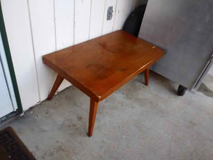 Photo of free coffee table (White Salmon near downtown) #1